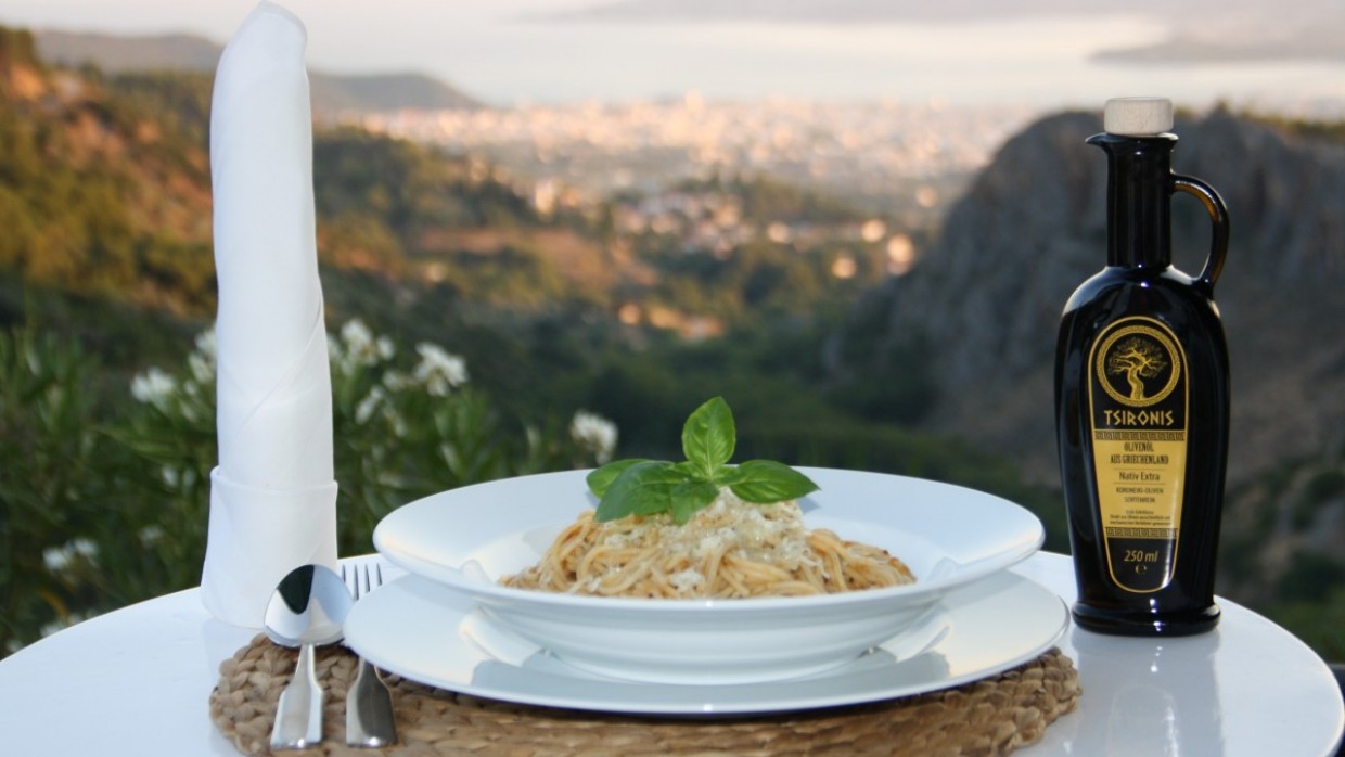 Spaghetti mit Basilikumpesto